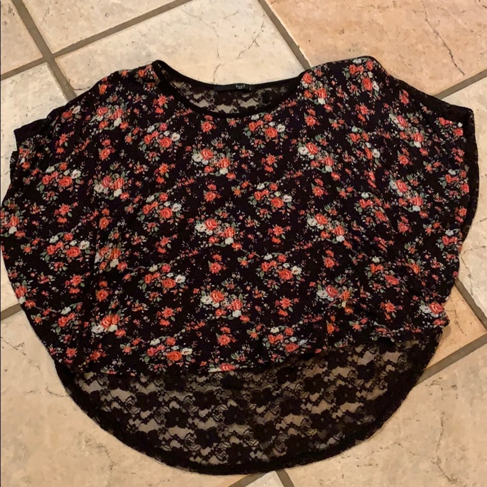Cute top - Picture 3 of 5